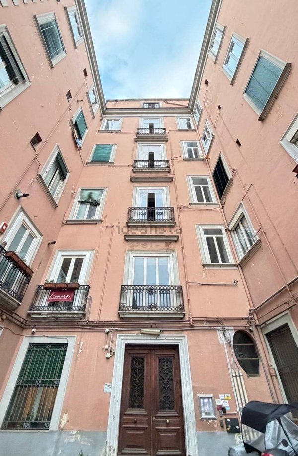 appartamento in vendita a Napoli in zona Mercato