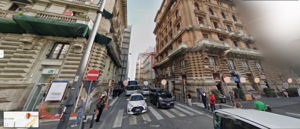 negozio in vendita a Napoli in zona Porto