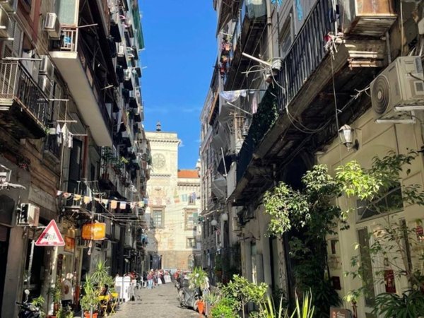 appartamento in vendita a Napoli in zona San Lorenzo