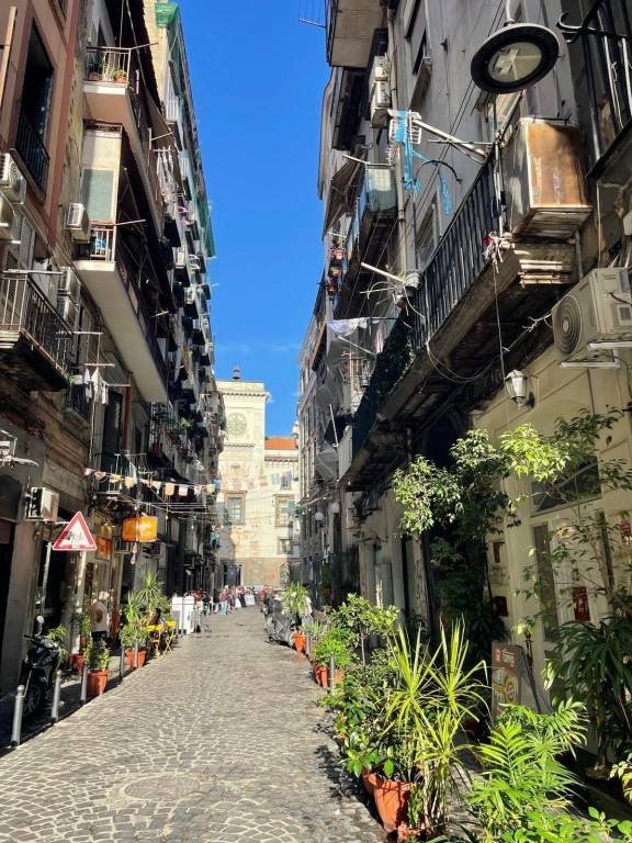 appartamento in vendita a Napoli in zona San Lorenzo