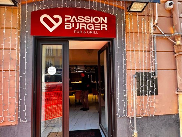 negozio in vendita a Napoli in zona Chiaia