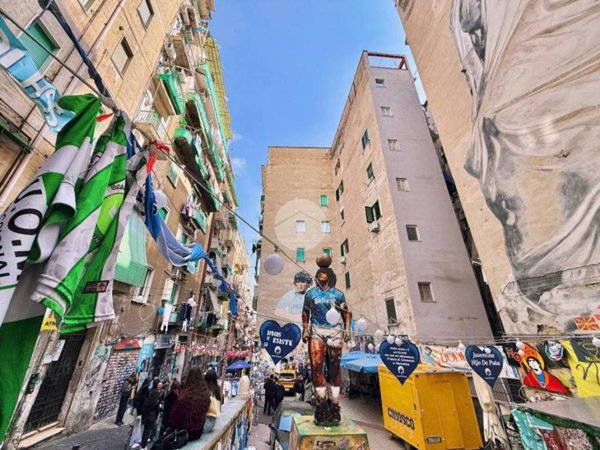 appartamento in vendita a Napoli in zona Montecalvario