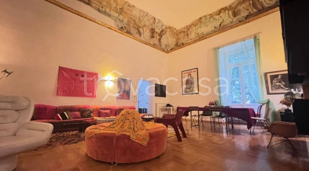 appartamento in vendita a Napoli in zona Chiaia