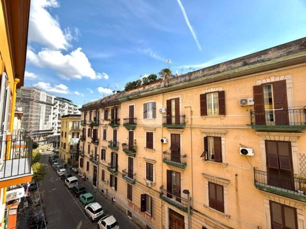 appartamento in vendita a Napoli in zona Stella