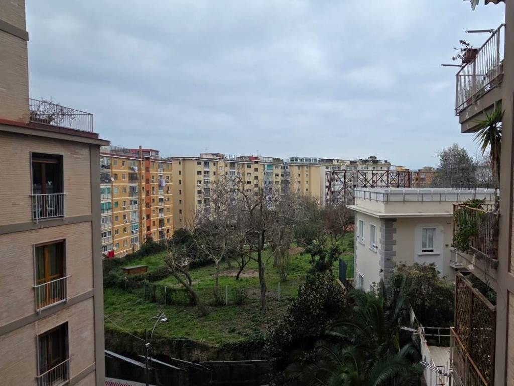 appartamento in vendita a Napoli in zona Arenella