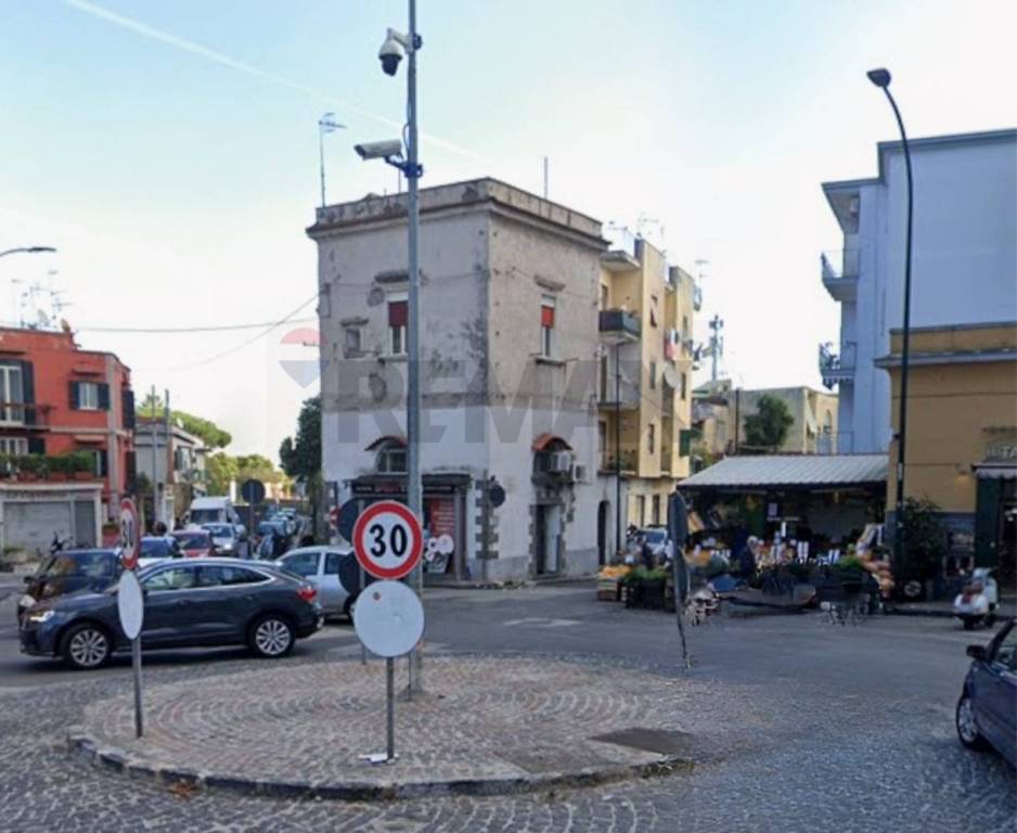 negozio in vendita a Napoli