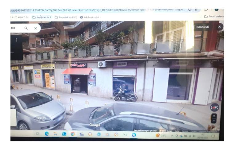 negozio in vendita a Napoli in zona Vomero