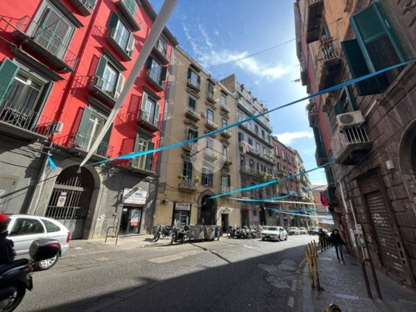 negozio in vendita a Napoli in zona Avvocata
