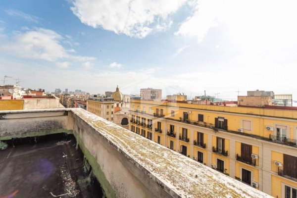 appartamento in vendita a Napoli in zona Pendino / San Giuseppe