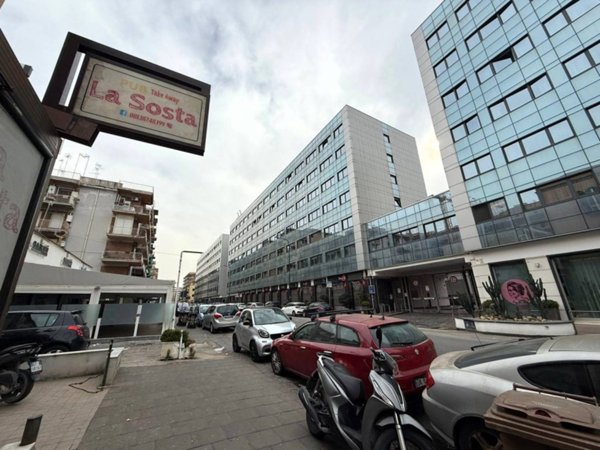 negozio in vendita a Napoli in zona Fuorigrotta