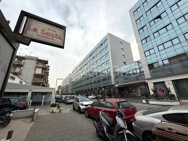 negozio in vendita a Napoli in zona Fuorigrotta
