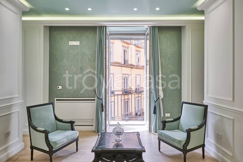 appartamento in vendita a Napoli in zona Chiaia