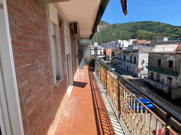 appartamento in vendita a Napoli in zona Pianura