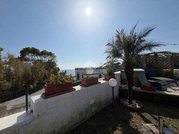 appartamento in vendita a Napoli in zona Posillipo