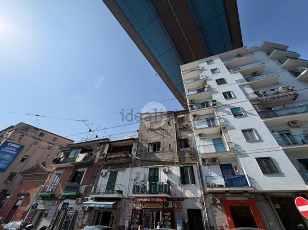 appartamento in vendita a Napoli in zona San Carlo all'Arena