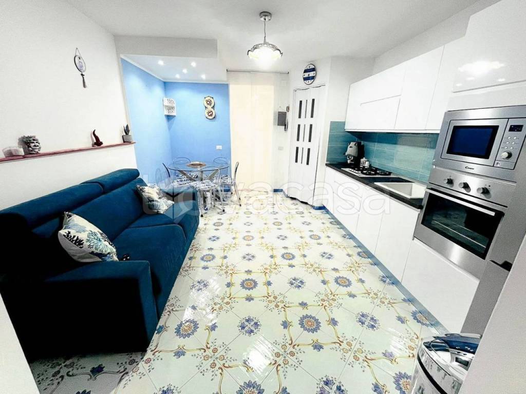 appartamento in vendita a Napoli in zona Bagnoli