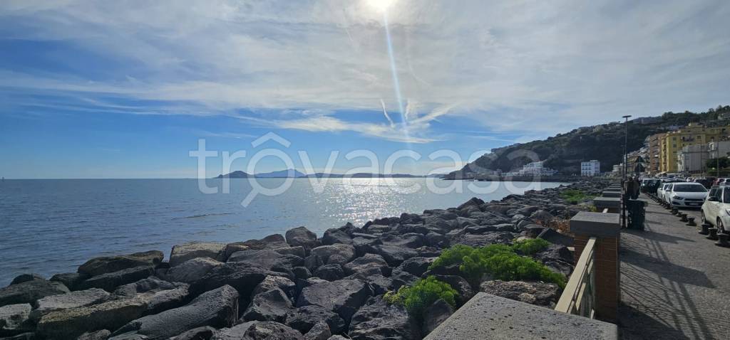 appartamento in vendita a Napoli in zona Bagnoli