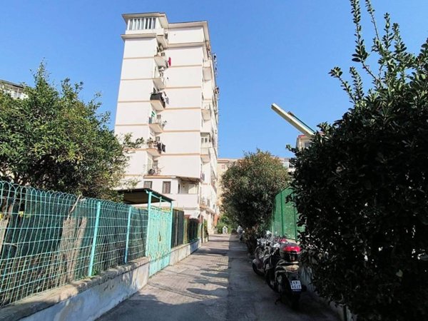 appartamento in vendita a Napoli in zona Fuorigrotta