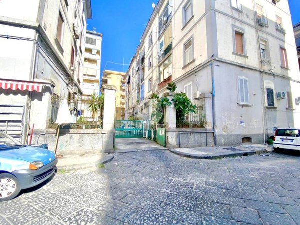 appartamento in vendita a Napoli in zona Poggioreale