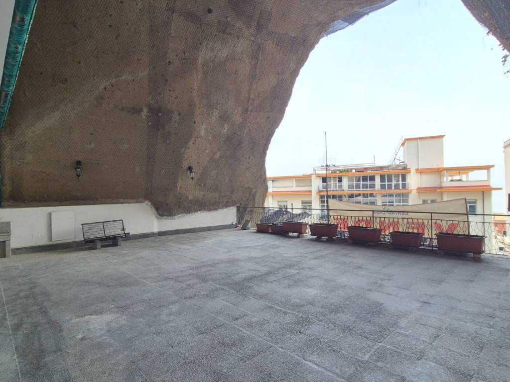appartamento in vendita a Napoli in zona Posillipo