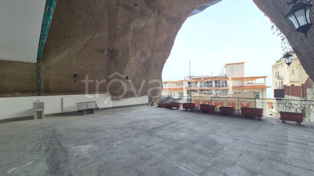 appartamento in vendita a Napoli in zona Posillipo