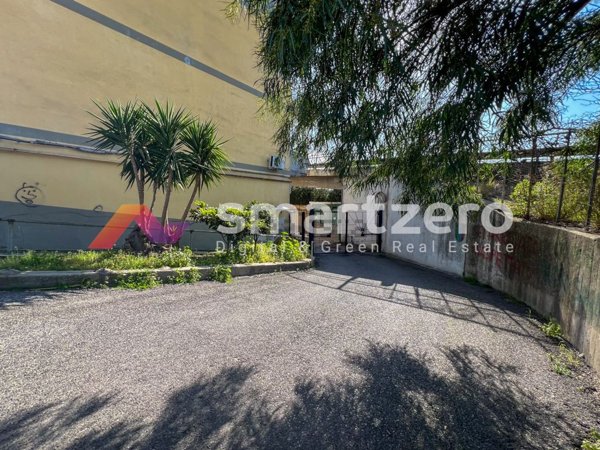 appartamento in vendita a Napoli in zona Barra