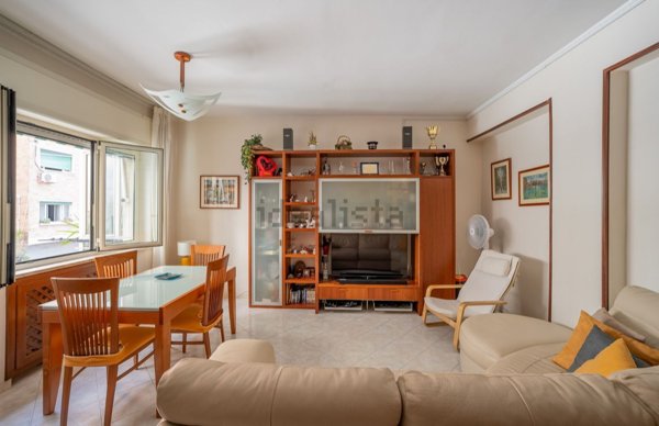 appartamento in vendita a Napoli in zona Bagnoli