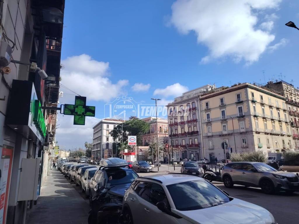 appartamento in vendita a Napoli in zona Chiaia