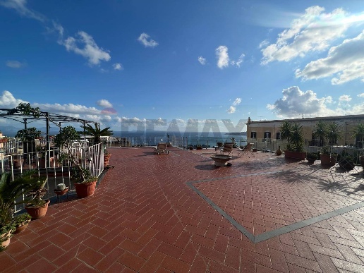 appartamento in vendita a Napoli in zona Vomero