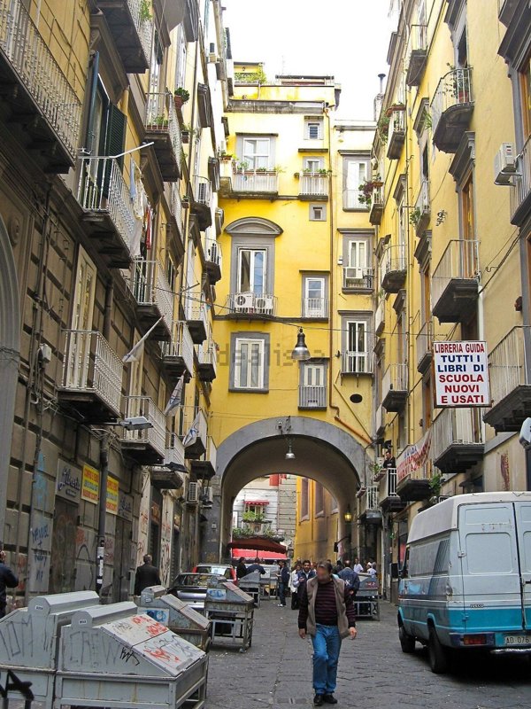 appartamento in vendita a Napoli in zona San Lorenzo