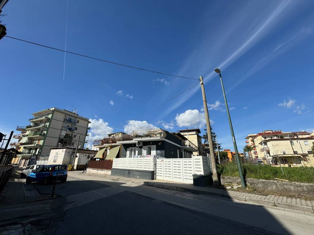 appartamento in vendita a Napoli in zona Barra