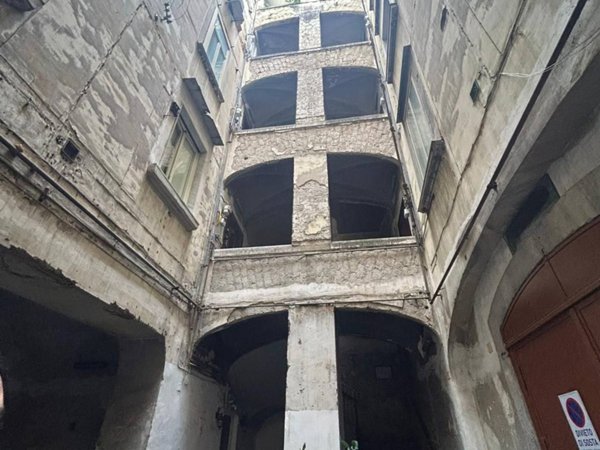 appartamento in vendita a Napoli in zona Stella