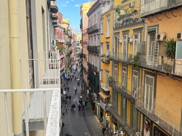 appartamento in vendita a Napoli in zona Chiaia