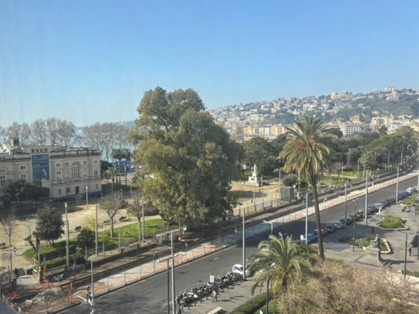 appartamento in vendita a Napoli in zona Chiaia