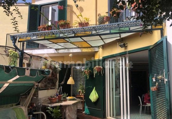 casa indipendente in vendita a Napoli in zona Stella