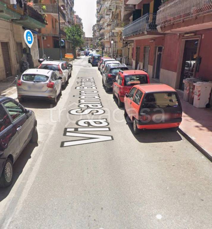 negozio in vendita a Napoli in zona Pianura
