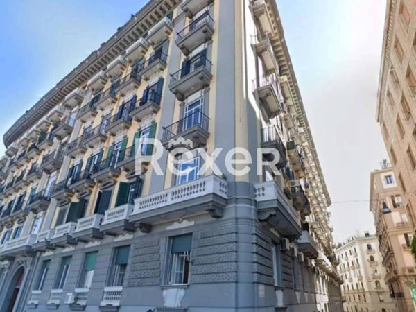 ufficio in vendita a Napoli in zona Chiaia