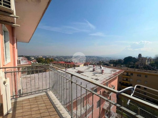 appartamento in vendita a Napoli in zona San Carlo all'Arena