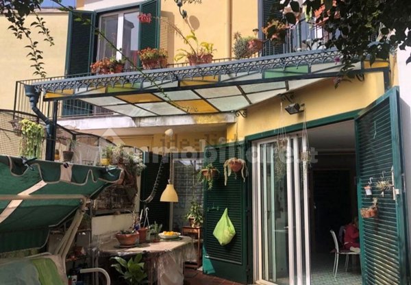 casa indipendente in vendita a Napoli