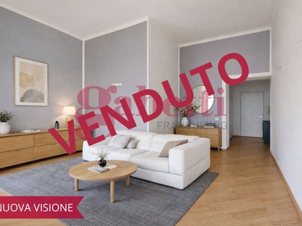 appartamento in vendita a Napoli in zona Stella