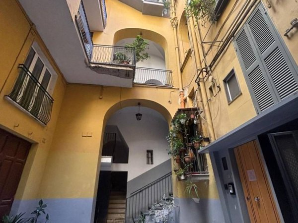 appartamento in vendita a Napoli in zona San Lorenzo