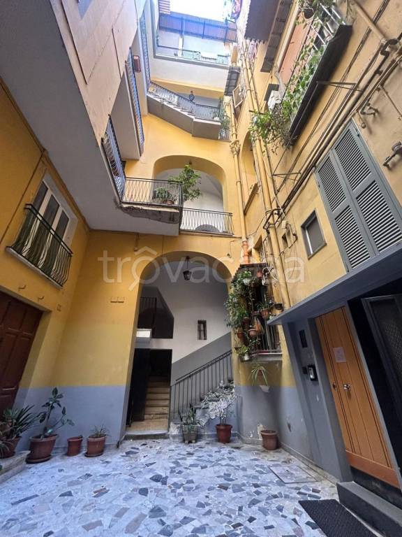 appartamento in vendita a Napoli in zona San Lorenzo