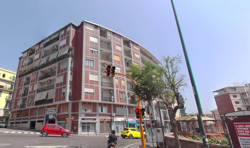 appartamento in vendita a Napoli in zona Arenella