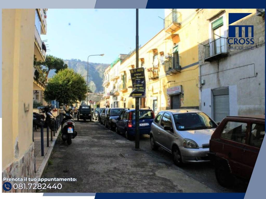 negozio in vendita a Napoli in zona Soccavo
