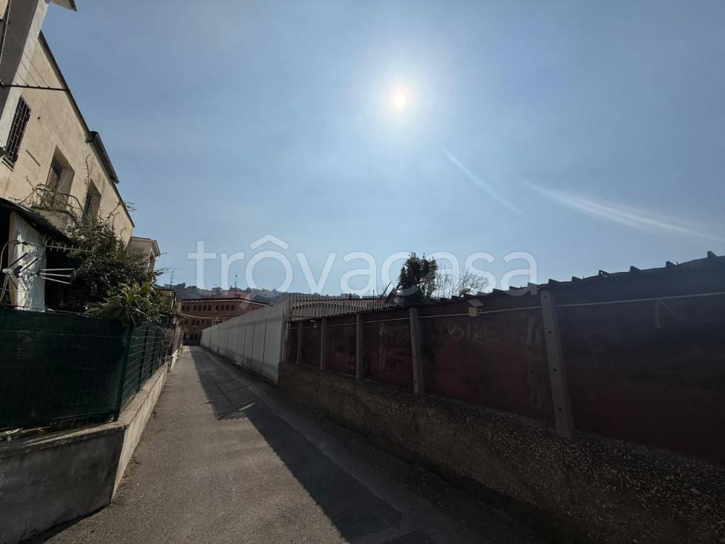 appartamento in vendita a Napoli in zona Fuorigrotta