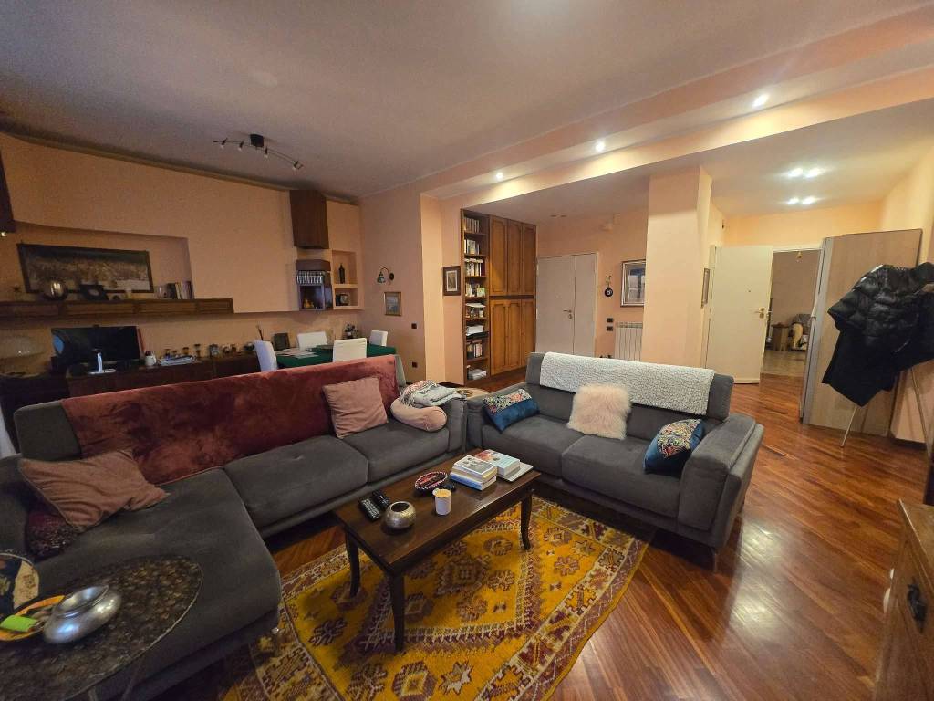 appartamento in vendita a Napoli in zona Arenella