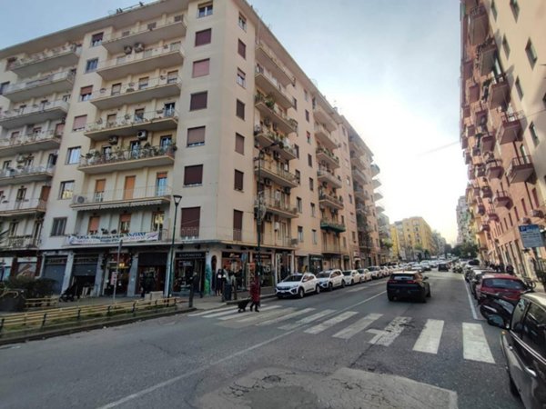 negozio in vendita a Napoli in zona Montecalvario