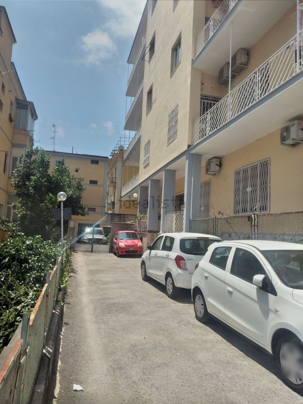 appartamento in vendita a Napoli in zona Arenella