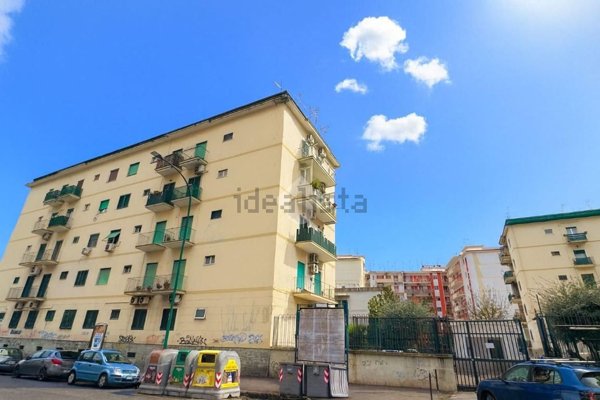 appartamento in vendita a Napoli in zona Fuorigrotta