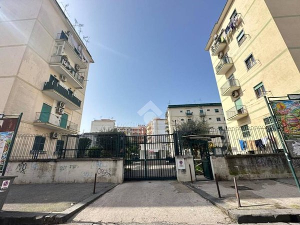 appartamento in vendita a Napoli in zona Fuorigrotta